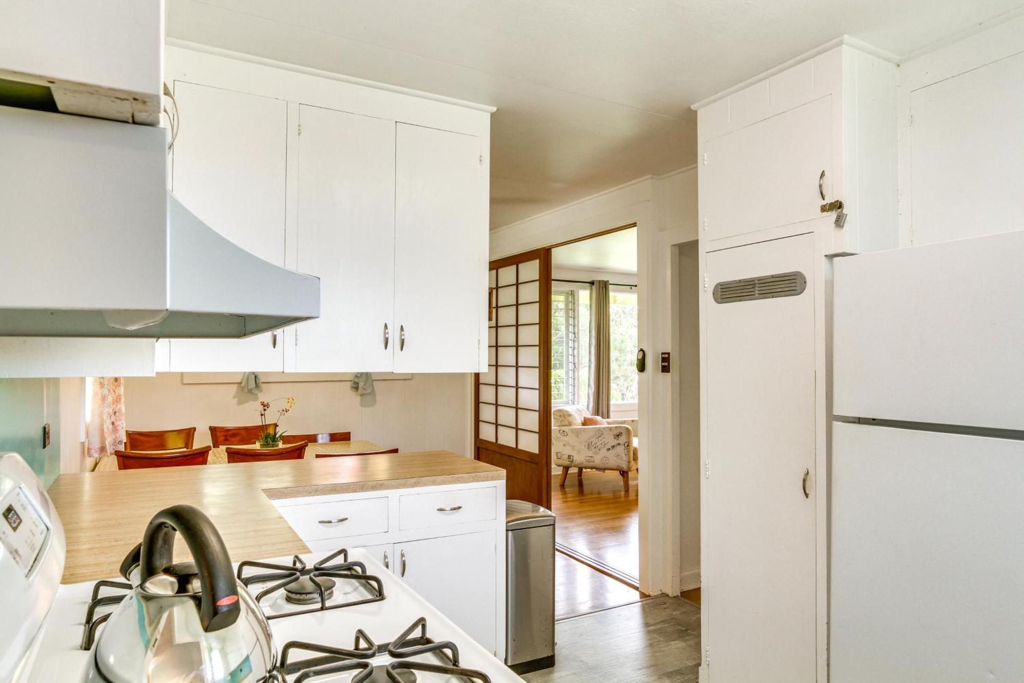 Charming Historic Hilo House Minutes To Beach! Buitenkant foto